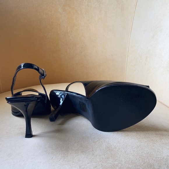 Patent leather sling back shoes - Picture 3 of 3